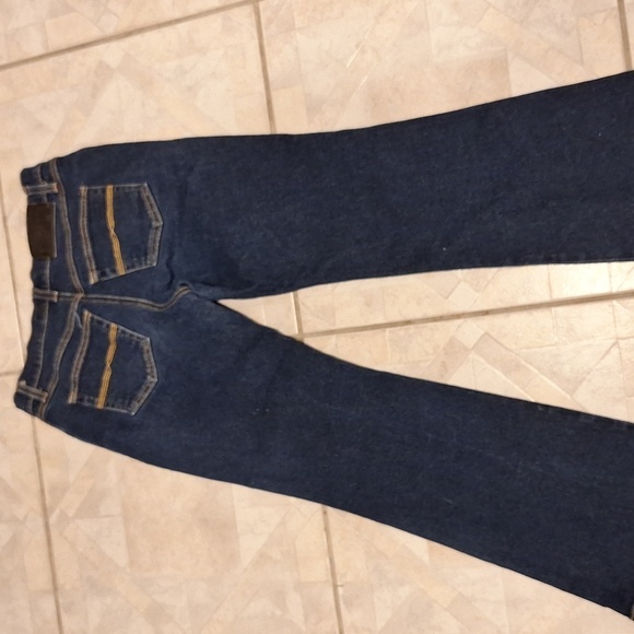 Q  Express solid blue stretch low rise flare jeans size 9/10. EUC - Picture 3 of 6